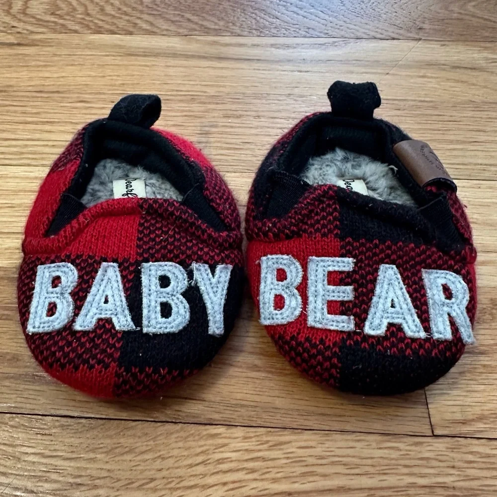 Dearfoams Red and Black Buffalo Plaid Baby Bear Slippers size 3-6 months